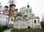 Донской. Донской монастырь. Часовня-усыпальница Простяковых