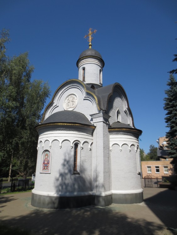 Храм-часовня Георгия Победоносца при учебном центре гражданской обороны, Хорошёво-Мнёвники (Северо-Западный административный округ (СЗАО), г. Москва). фасады