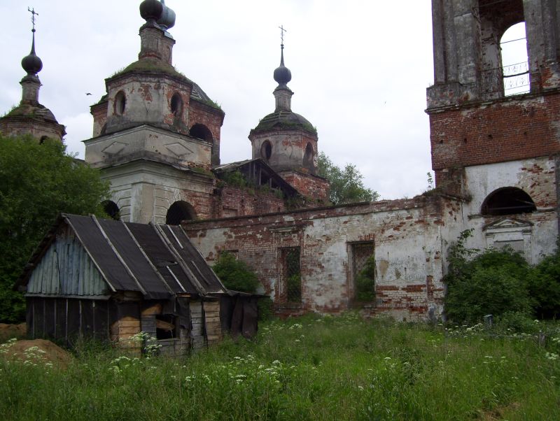 Церковь Георгия Победоносца, Малая Шугорь (Ростовский район, Ярославская область). архитектурные детали