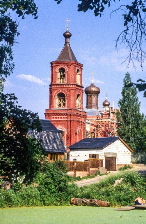 Трахонеево. Церковь Успения Пресвятой Богородицы (каменная). фасады