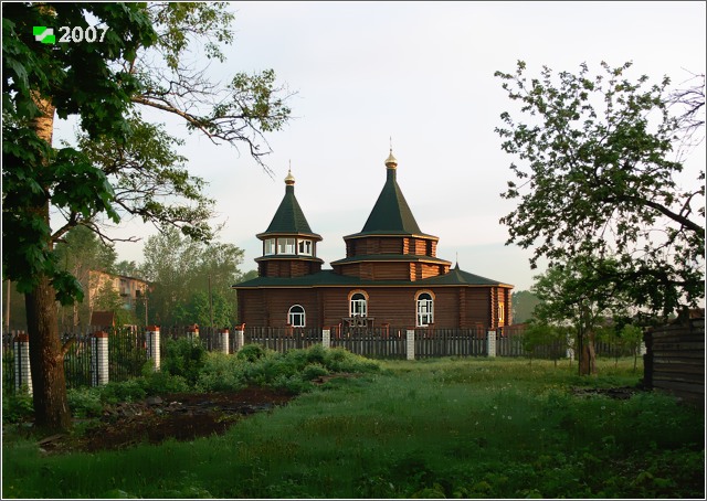 Малая Дубна. Церковь Спаса Преображения. фасады, Панорама с юга, с трассы М7