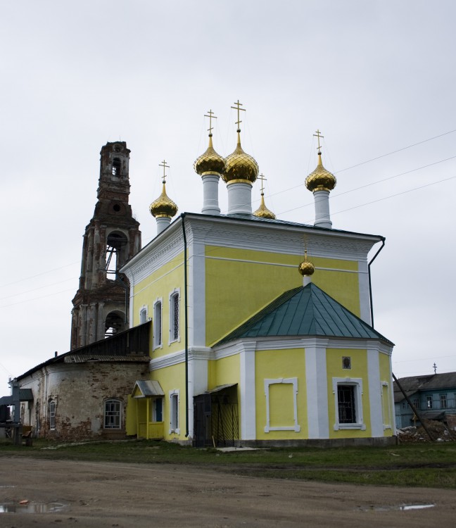 Церковь Илии Пророка, Ильинское (Угличский район, Ярославская область). документальные фотографии, Церковь Илии Пророка в с. Ильинское. Вид со стороны алтарной части