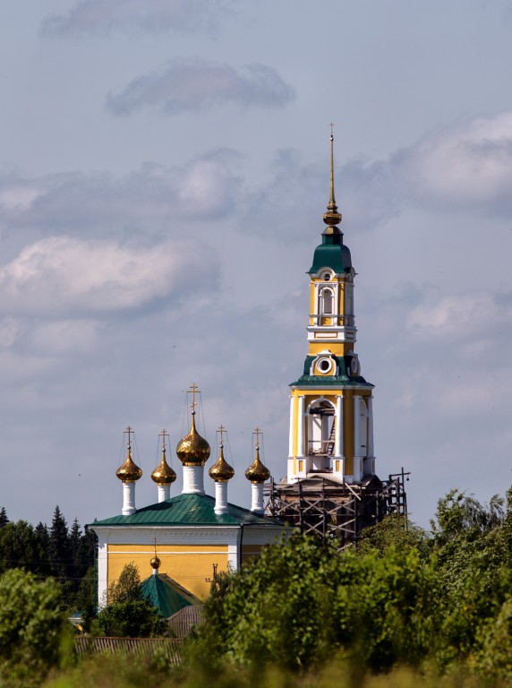 Церковь Илии Пророка, Ильинское (Угличский район, Ярославская область). общий вид в ландшафте