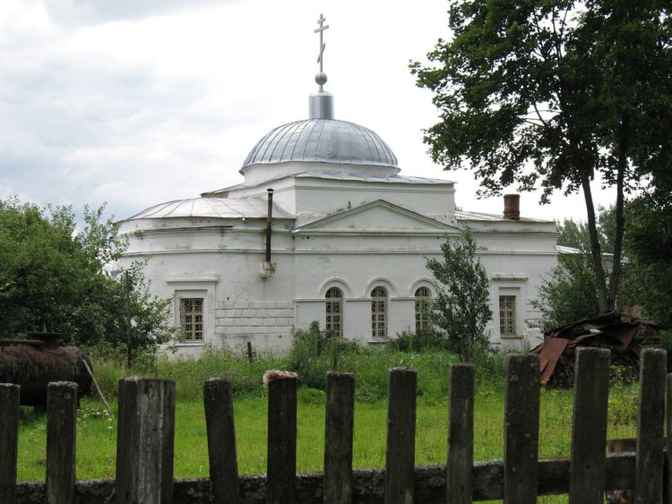 Воскресенский Федоровский мужской монастырь. Церковь Михаила Архангела, Сергеево (Шуйский район, Ивановская область). фасады, Церковь Михаила Архангела (1730-1732,перестроена в 1830-е гг.)