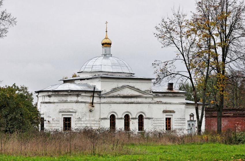 Сергеево. Воскресенский Федоровский мужской монастырь. Церковь Михаила Архангела. фасады