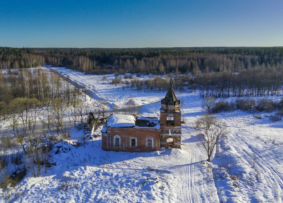 Церковь Троицы Живоначальной, Головино (Петушинский район, Владимирская область). общий вид в ландшафте, Вид с севера