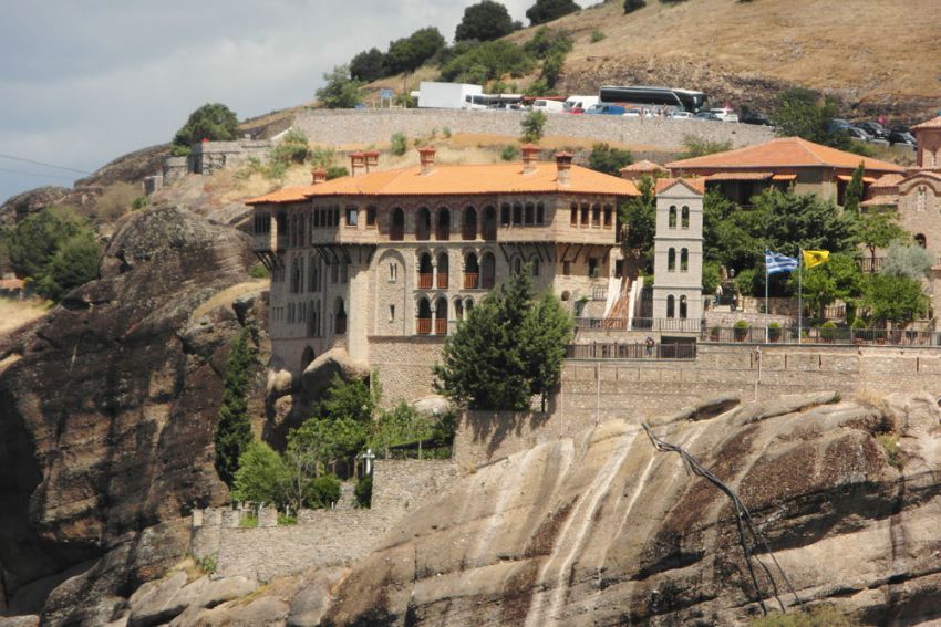 Святого Варлаама (Всех Святых), монастырь, Метеоры (Μετέωρα) (Фессалия (Θεσσαλία), Греция). фасады
