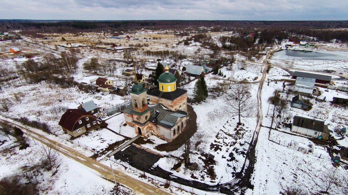 Церковь Михаила Архангела, Архангельское (Наро-Фоминский городской округ, Московская область). общий вид в ландшафте