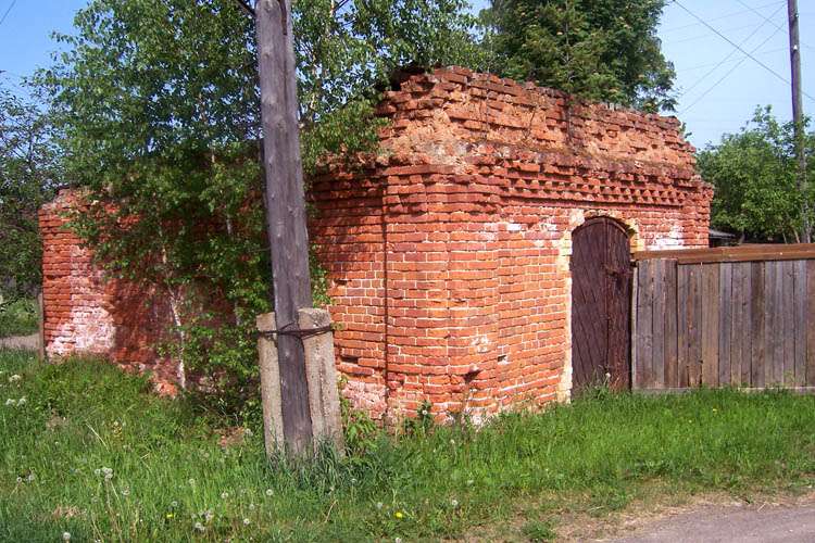 Церковь Петра и Павла, Новописцово (Вичугский район, Ивановская область). дополнительная информация, Сторожка у храма.