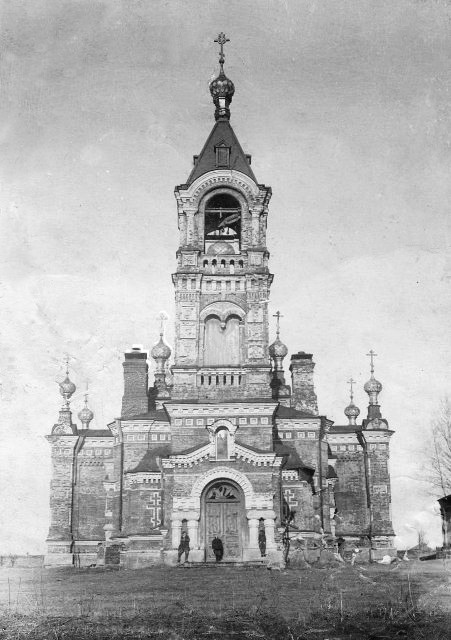 Церковь Петра и Павла, Новописцово (Вичугский район, Ивановская область). архивная фотография, Фотография с сайта Вичугского благочиния - http://vosk-sobor.blogspot.com/2011/11/blog-post_2361.html