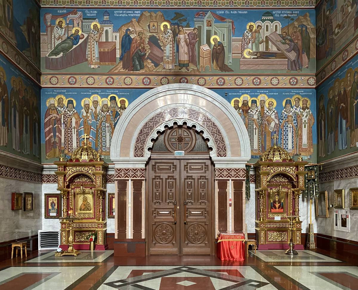 Кафедральный собор Воскресения Христова, Ханты-Мансийск (Ханты-Мансийский район и г. Ханты-Мансийск, Ханты-Мансийский автономный округ). интерьер и убранство, Западная стена