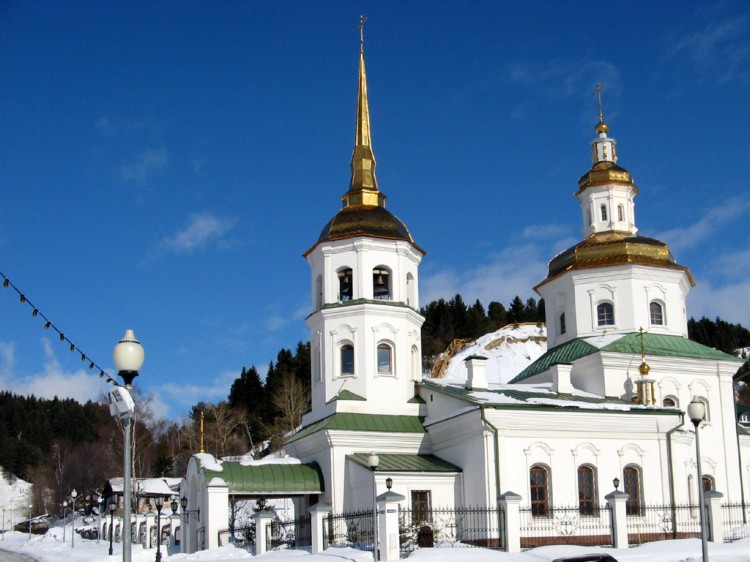 Церковь Покрова Пресвятой Богородицы в Самарове (новая), Ханты-Мансийск (Ханты-Мансийский район и г. Ханты-Мансийск, Ханты-Мансийский автономный округ). фасады