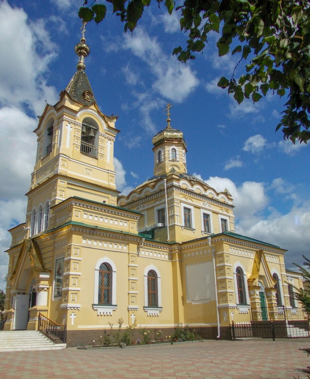 Уссурийск. Церковь Покрова Пресвятой Богородицы. фасады