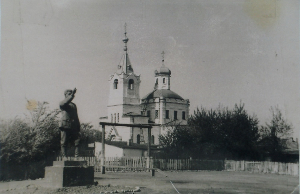 Церковь Покрова Пресвятой Богородицы, Уссурийск (Уссурийск, город, Приморский край). архивная фотография, Фото советского периода из частного архива
