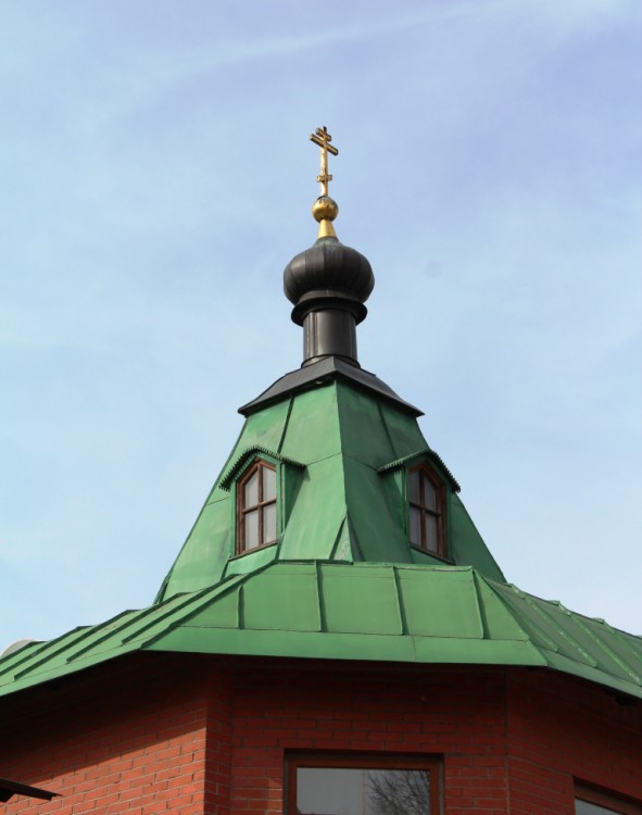 Крестильная церковь Спаса Всемилостивого в Тропарёве, Тропарёво-Никулино (Западный административный округ (ЗАО), г. Москва). архитектурные детали, Завершение храма