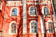 Церковь Калужской иконы Божией Матери при архиерейском доме, Фрагмент южного фасада трапезной храма<br>, Калуга, Калуга, город, Калужская область
