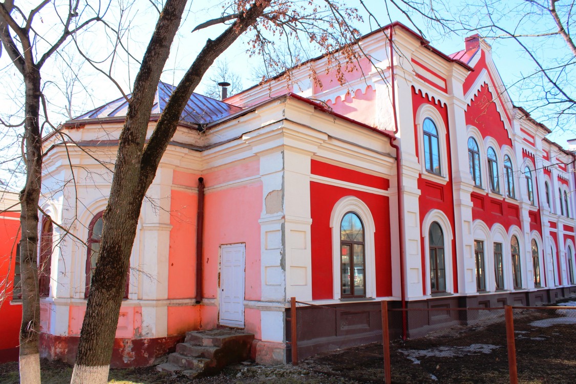 Церковь Калужской иконы Божией Матери при архиерейском доме, Калуга (Калуга, город, Калужская область). общий вид в ландшафте, Вид с северо-востока