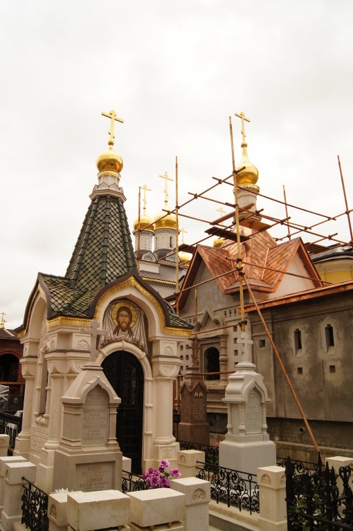 Часовня Иверской иконы Божией Матери, Михайловская Слобода (Раменский район и гг. Бронницы, Жуковский, Московская область). фасады, В настоящее время эта часовня заново покрыта медным листом и встроена в ограду церкви Михаила Архангела.