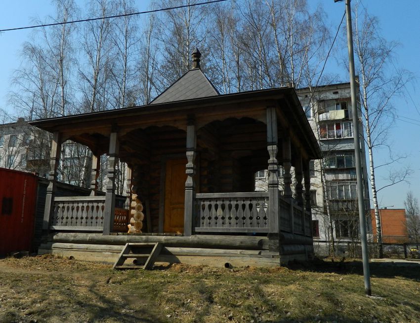 Церковь Ксении Петербургской, Медвежьи Озёра (Щёлковский городской округ и г. Фрязино, Московская область). дополнительная информация, Беседка на территории храма Ксении Петербургской.