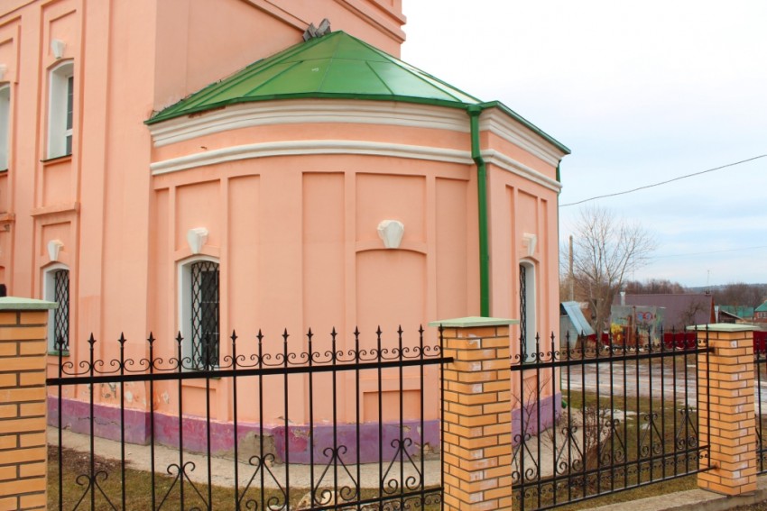 Церковь Рождества Иоанна Предтечи, Малоярославец (Малоярославецкий район, Калужская область). архитектурные детали, Апсида, вид с юга