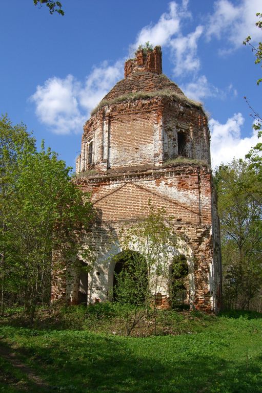 Церковь Введения во храм Пресвятой Богородицы, Уваровское (Боровский район, Калужская область). фасады