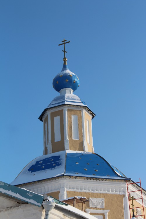 Церковь Покрова Пресвятой Богородицы, Карижа (Малоярославецкий район, Калужская область). архитектурные детали, Завершение основного объема храма