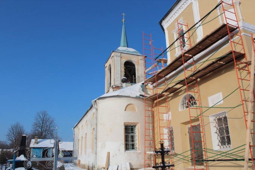 Церковь Покрова Пресвятой Богородицы, Карижа (Малоярославецкий район, Калужская область). архитектурные детали, Южный фасад