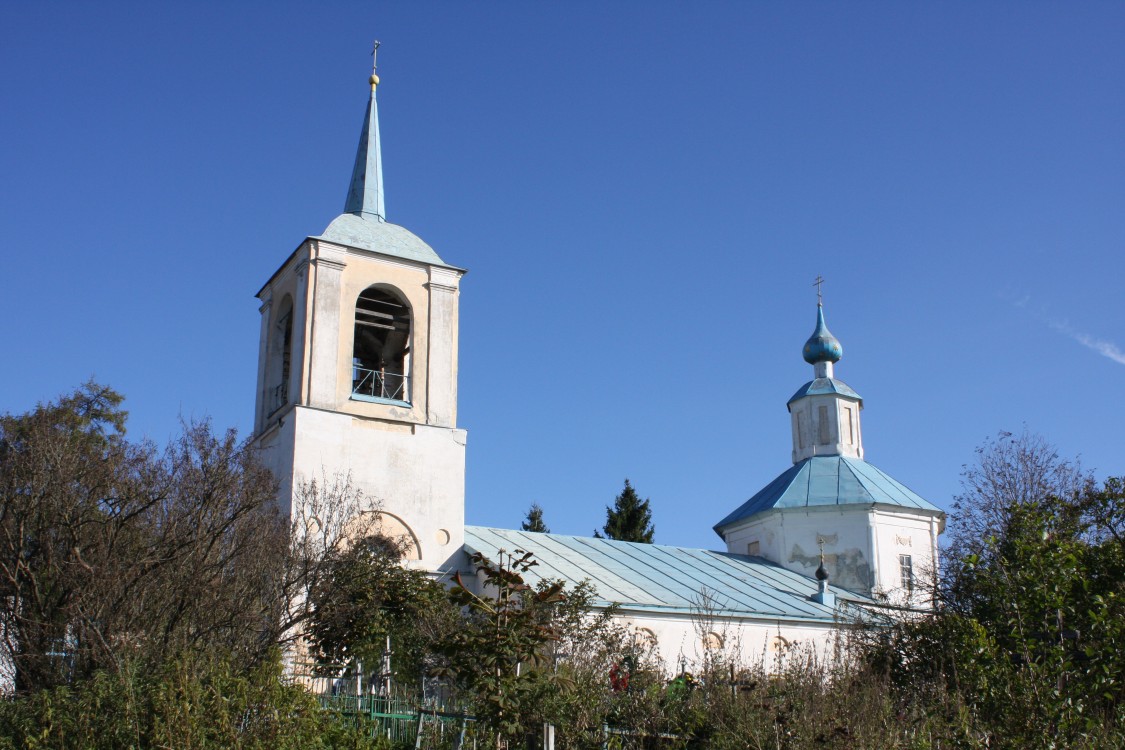 Карижа. Церковь Покрова Пресвятой Богородицы. фасады