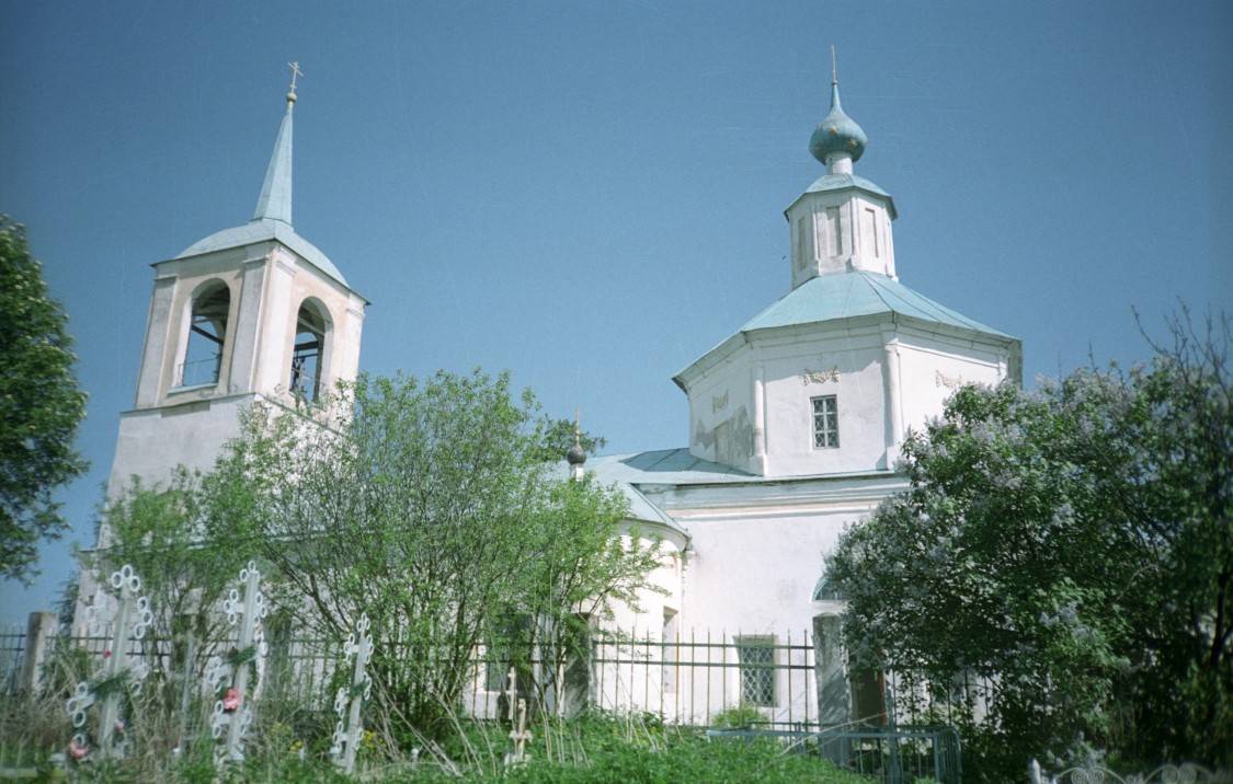 Церковь Покрова Пресвятой Богородицы, Карижа (Малоярославецкий район, Калужская область). фасады