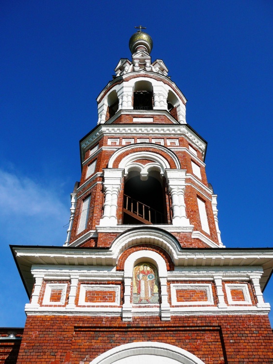 Церковь Михаила Архангела, Красное (Боровский район, Калужская область). архитектурные детали
