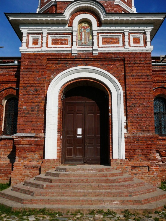 Церковь Михаила Архангела, Красное (Боровский район, Калужская область). архитектурные детали