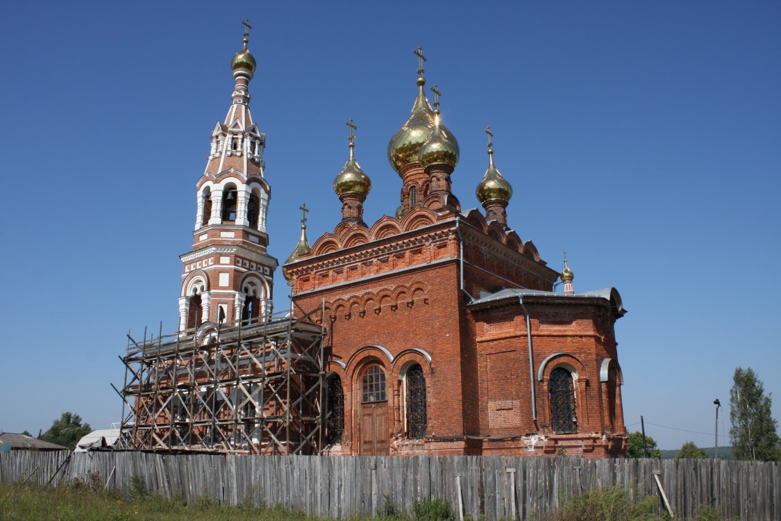 Красное. Церковь Михаила Архангела. фасады