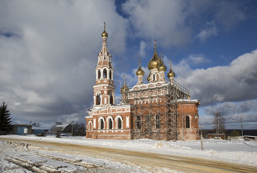 Красное. Церковь Михаила Архангела. фасады