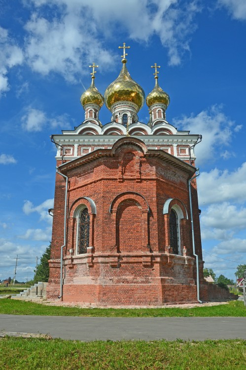 Церковь Михаила Архангела, Красное (Боровский район, Калужская область). фасады