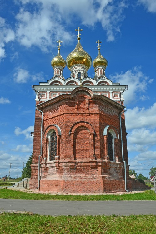 Красное. Церковь Михаила Архангела. фасады