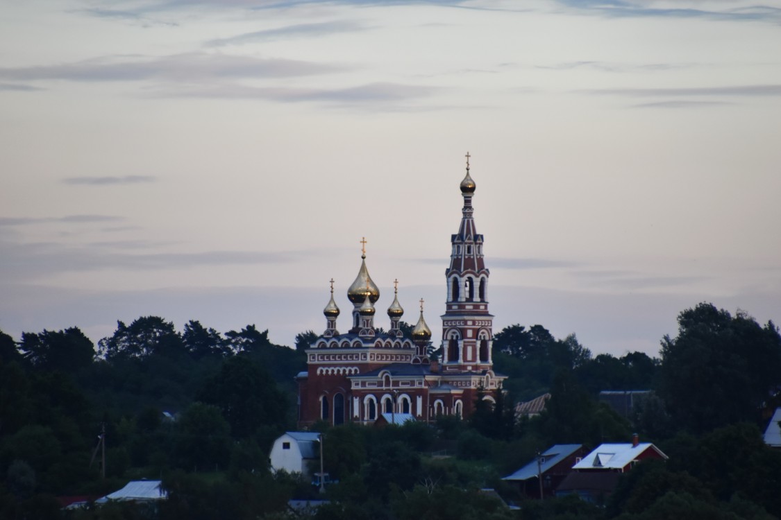 Красное. Церковь Михаила Архангела. художественные фотографии