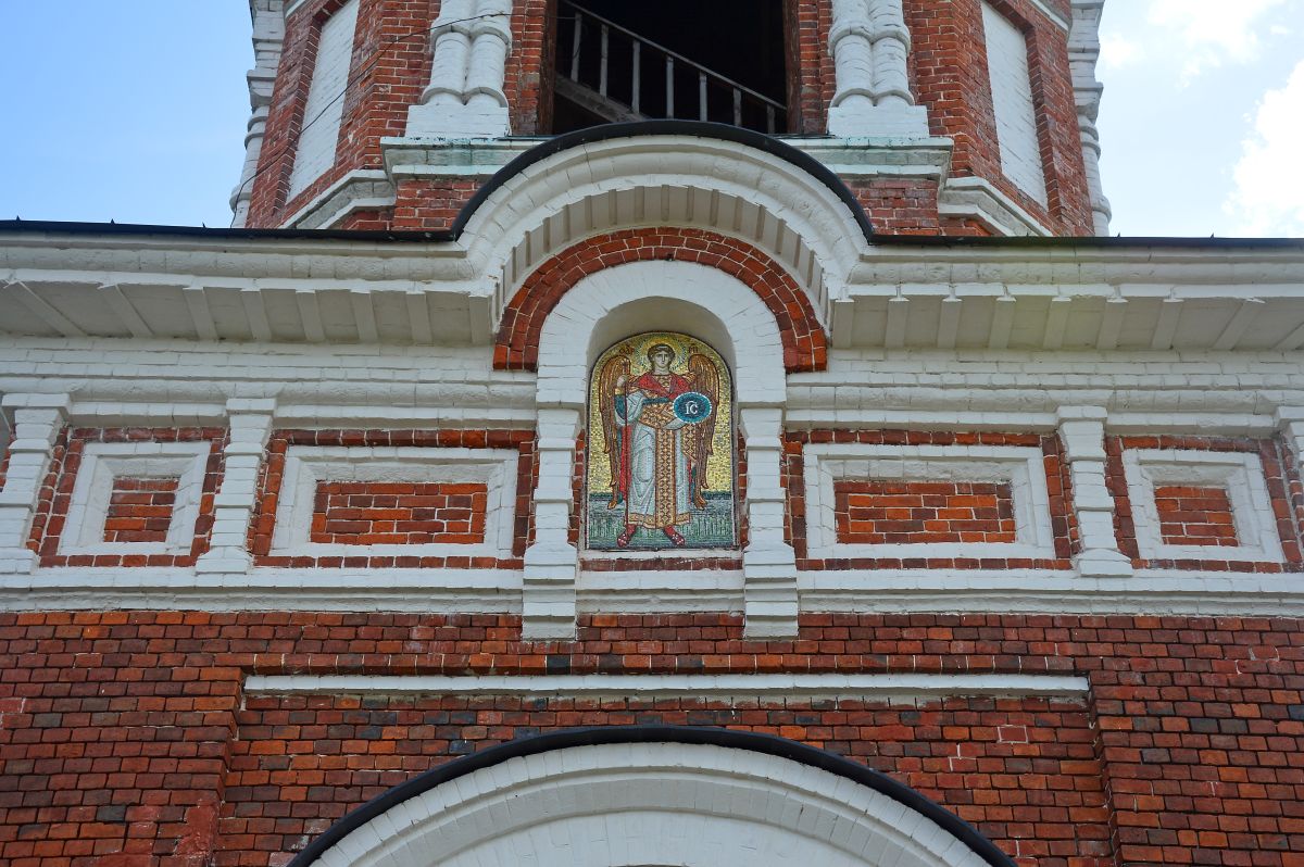 Церковь Михаила Архангела, Красное (Боровский район, Калужская область). архитектурные детали