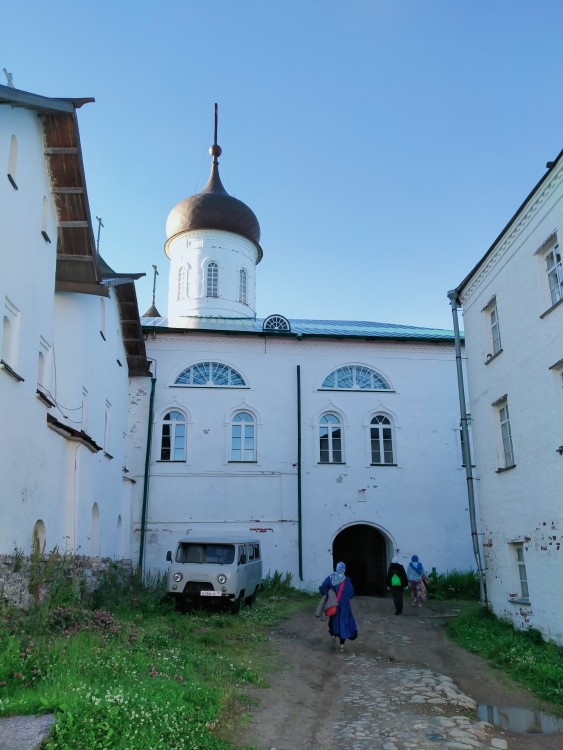 Соловецкий. Спасо-Преображенский Соловецкий монастырь. Собор Троицы Живоначальной. фасады