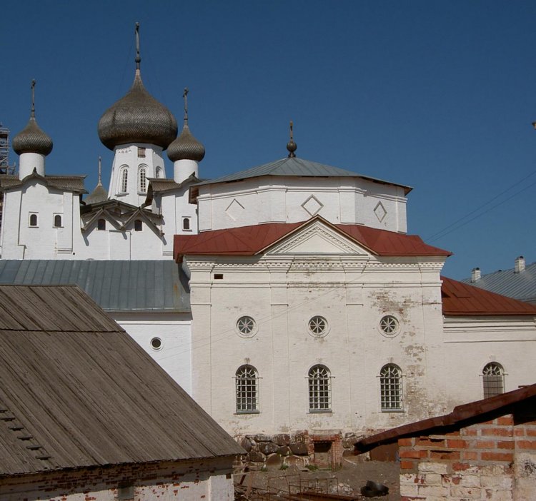 Соловецкий. Спасо-Преображенский Соловецкий монастырь. Церковь Филиппа, митрополита Московского. фасады