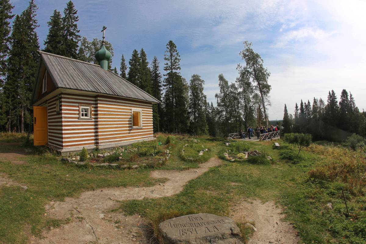 общий вид в ландшафте. Спасо-Преображенский Соловецкий монастырь. Макариевская пустынь. Часовня Александра Невского, Соловецкие острова (Соловецкий район, Архангельская область)