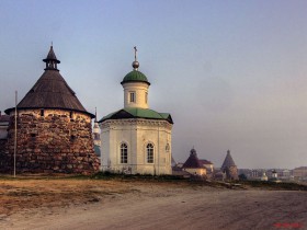 Соловецкий. Спасо-Преображенский Соловецкий монастырь. Часовня Константина и Елены