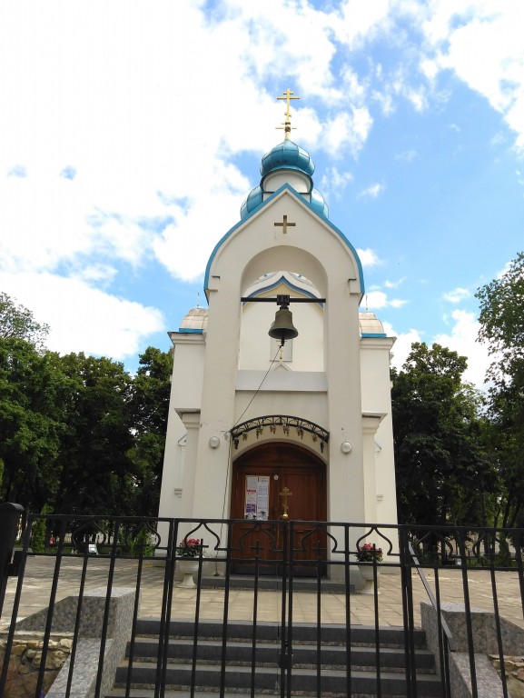 Церковь Александра Невского, Даугавпилс (Даугавпилс, город, Латвия). дополнительная информация, Вид спереди на большой колокол над входом