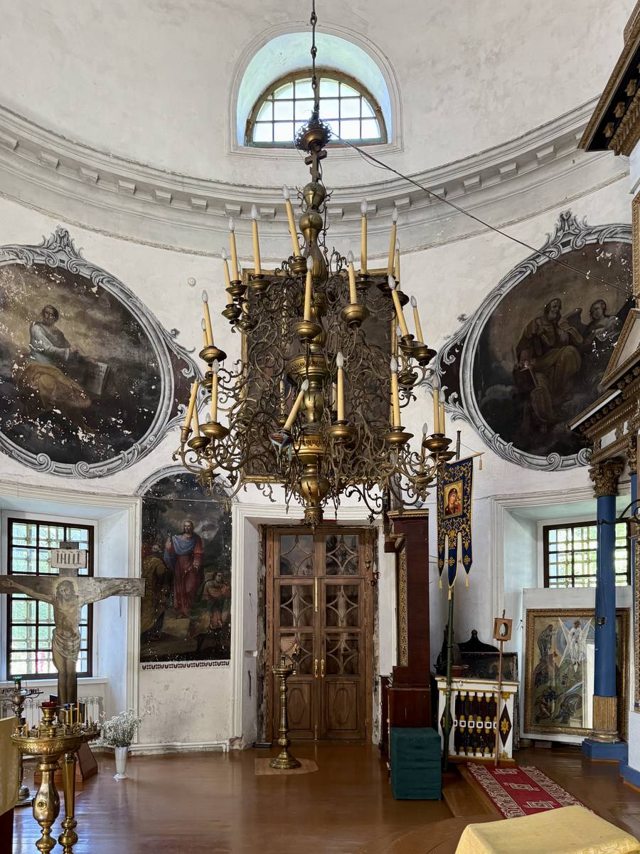 Главный объём, вид на северную стену, интерьер и убранство. Церковь Преображения Господня, Липецы (Новодугинский район, Смоленская область)