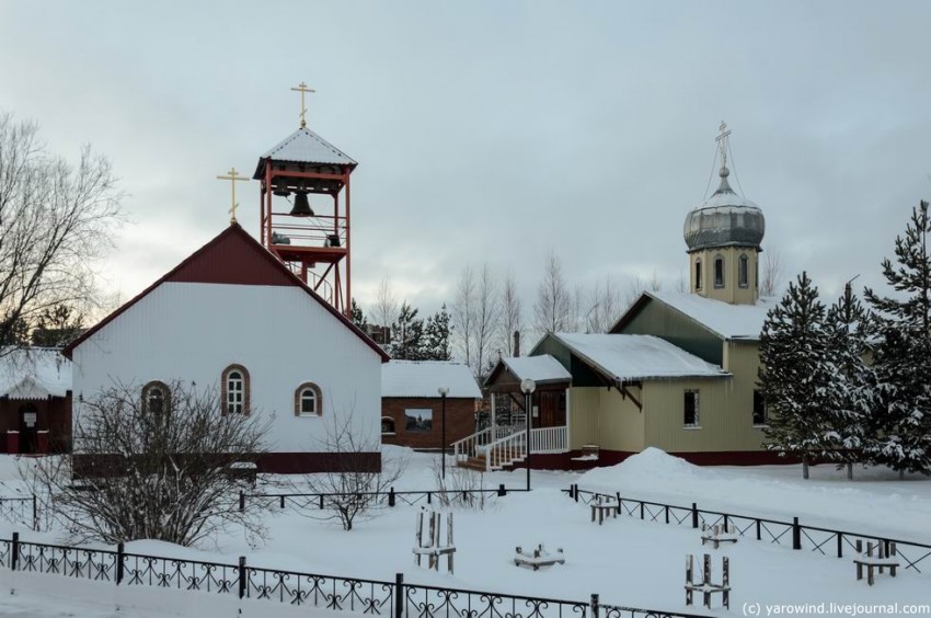 Церковь Всех Святых, в земле Сибирской просиявших, Стрежевой (Стрежевой, город, Томская область). фасады