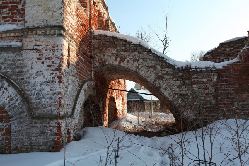 Церковь Троицы Живоначальной, Аристово (Ярославский район, Ярославская область). архитектурные детали