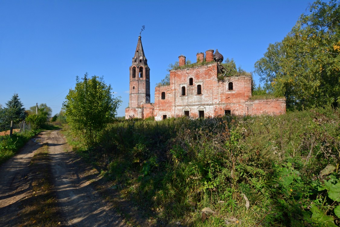 Церковь Троицы Живоначальной, Аристово (Ярославский район, Ярославская область). общий вид в ландшафте, Вид с юго-востока