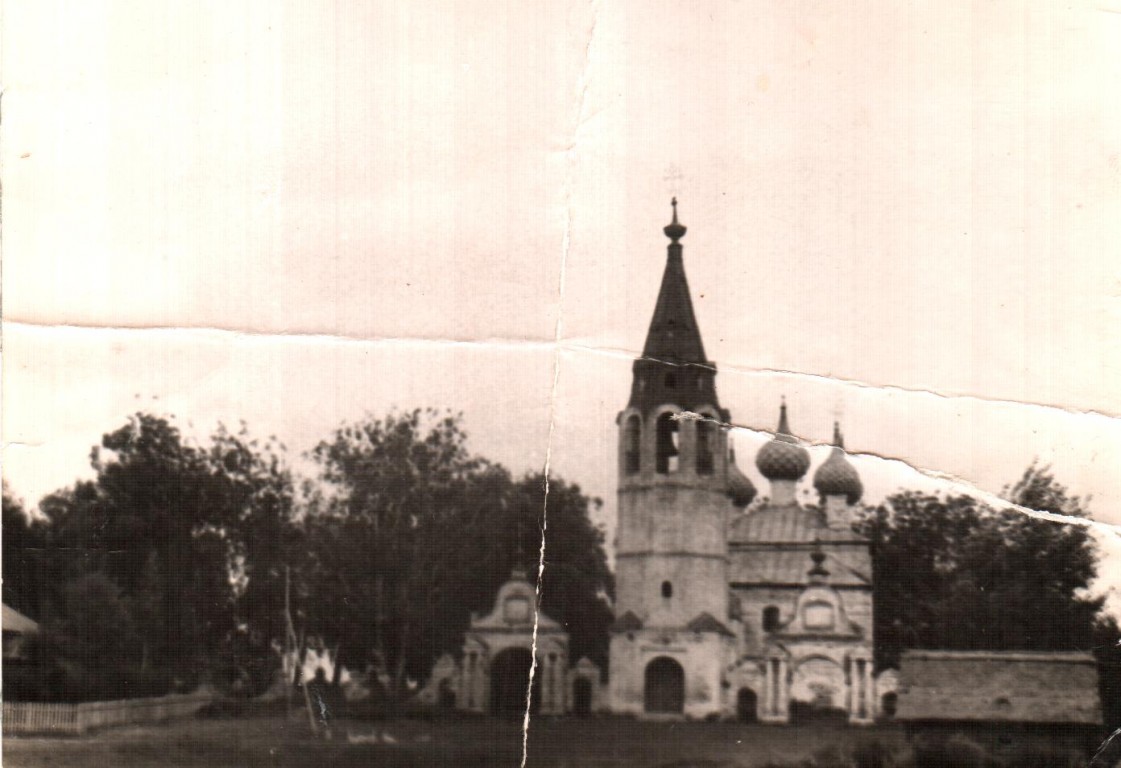 Церковь Троицы Живоначальной, Аристово (Ярославский район, Ярославская область). фасады