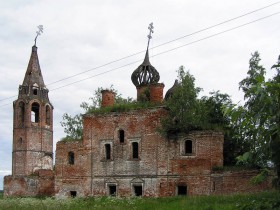 Аристово. Церковь Троицы Живоначальной