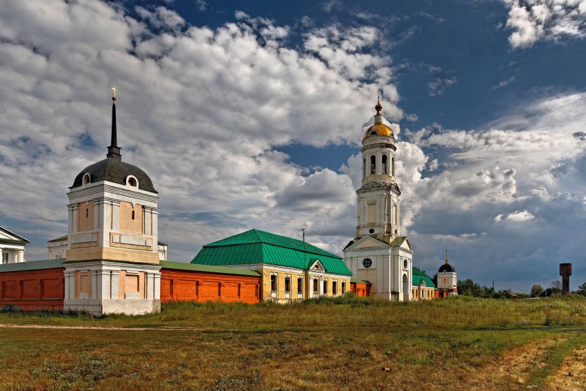 Старочернеево. Николо-Чернеевский мужской монастырь. фасады