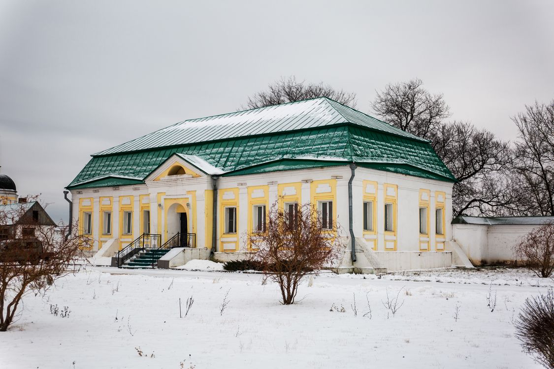 Старочернеево. Николо-Чернеевский мужской монастырь. архитектурные детали, Кельи